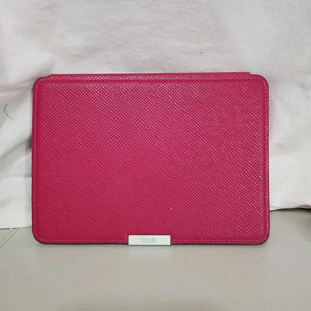 Kindle Case Textured Raspberry Color Magnetic Closure - Picture 1 of 8